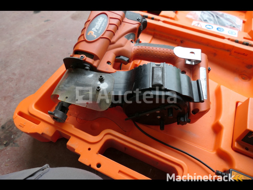 Gasspijkermachine + Nagelbalans Paslode Impulse IM45 CW