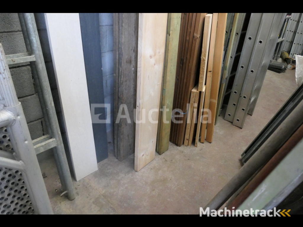 Evenwicht van diverse hout- en gevelplaten