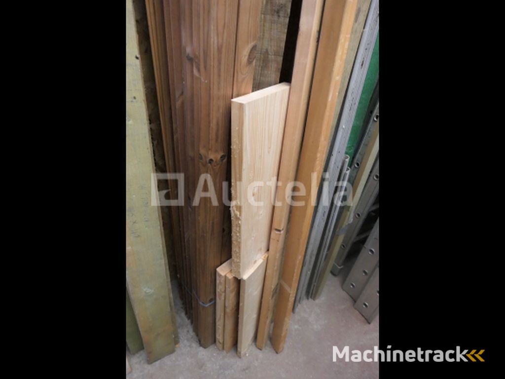 Evenwicht van diverse hout- en gevelplaten