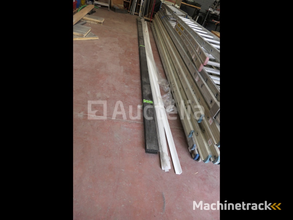 Evenwicht van diverse hout- en gevelplaten