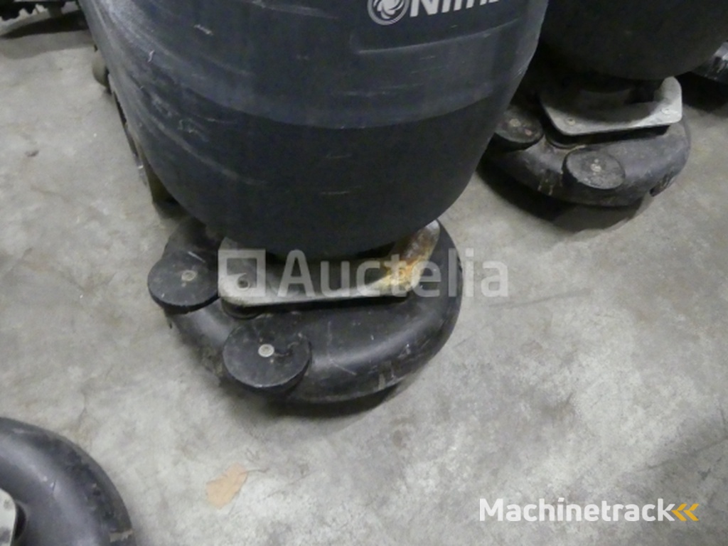 3 Nilfisk SC401 Cleaning Machines