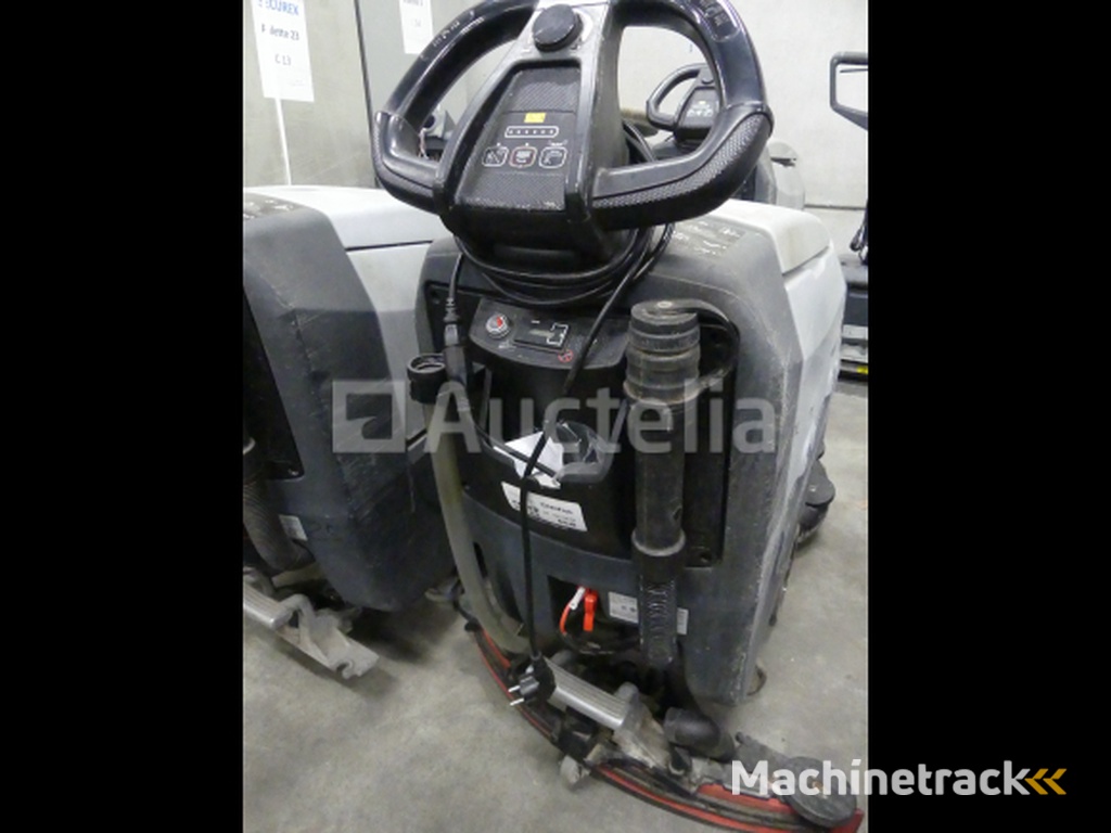 3 Nilfisk SC401 Cleaning Machines