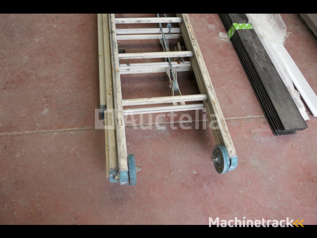 Drievoudig element massieve ladder