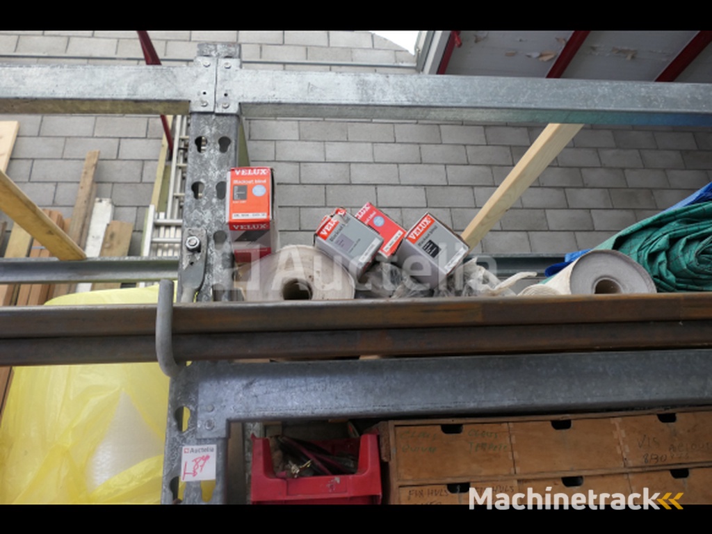 Diverse verbruiksartikelen en gereedschappen