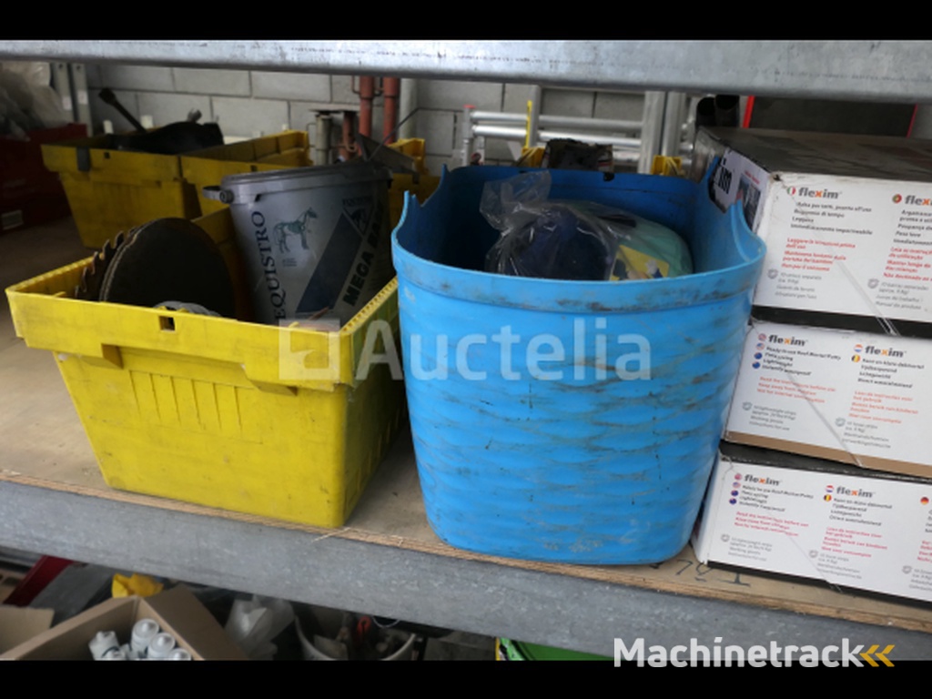 Diverse verbruiksartikelen en gereedschappen