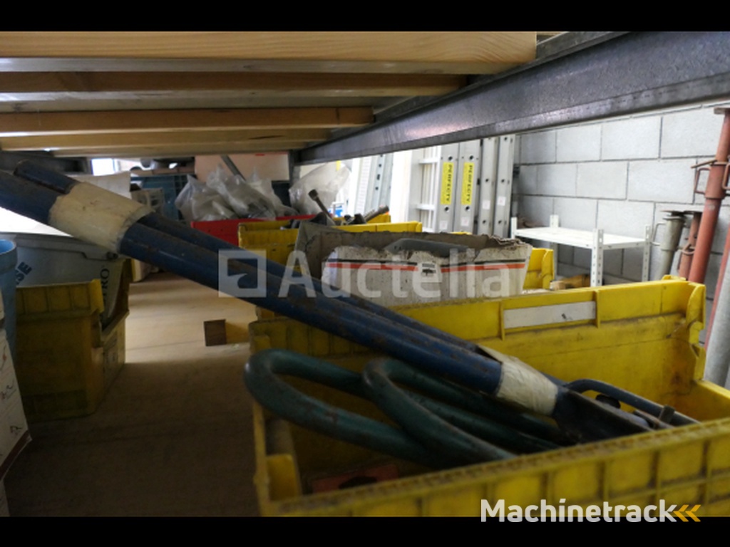 Diverse verbruiksartikelen en gereedschappen