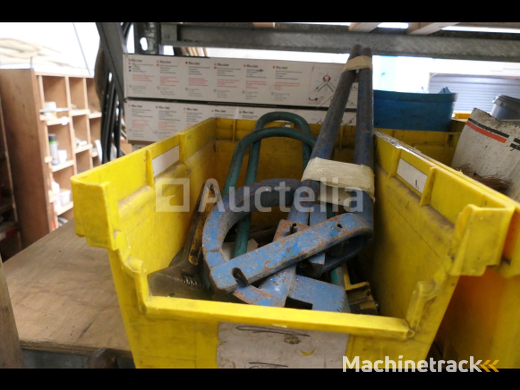 Diverse verbruiksartikelen en gereedschappen