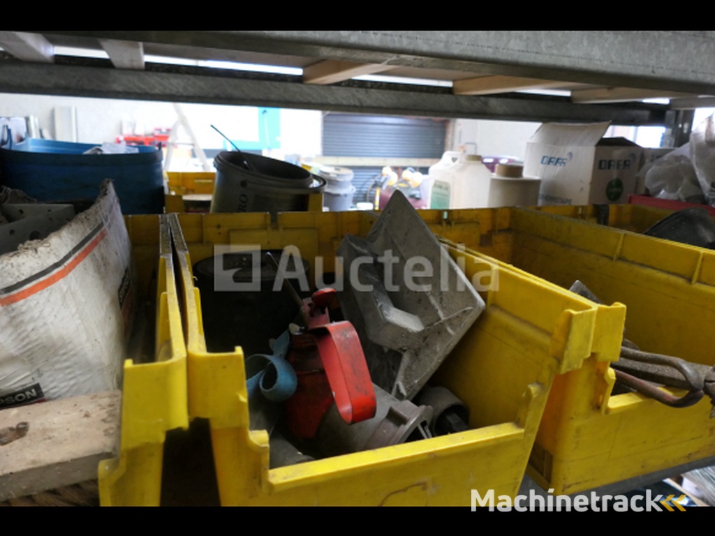 Diverse verbruiksartikelen en gereedschappen