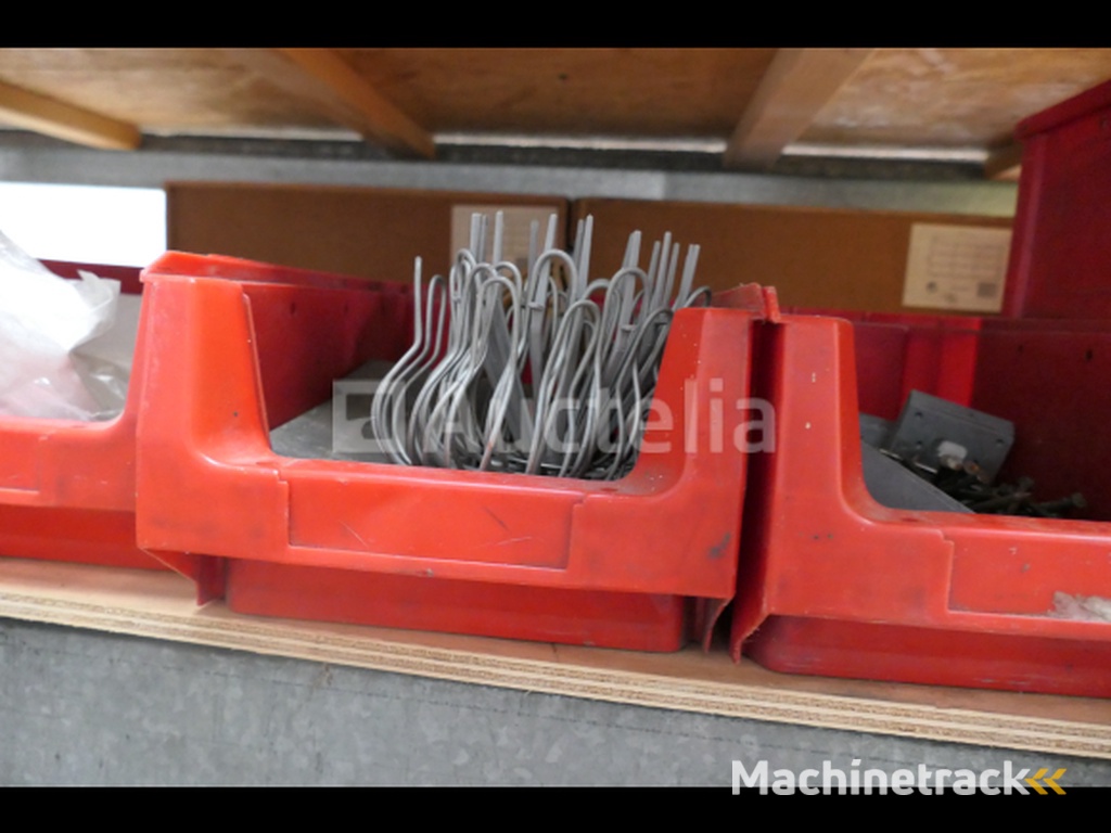 Diverse verbruiksartikelen en gereedschappen