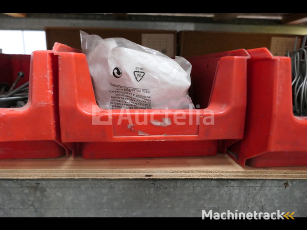 Diverse verbruiksartikelen en gereedschappen