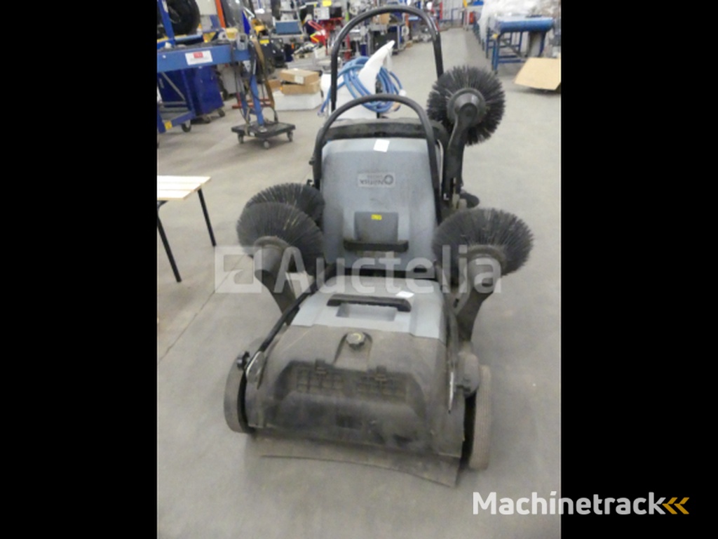 3 Nilfisk SW250 Manual Floor Brushes