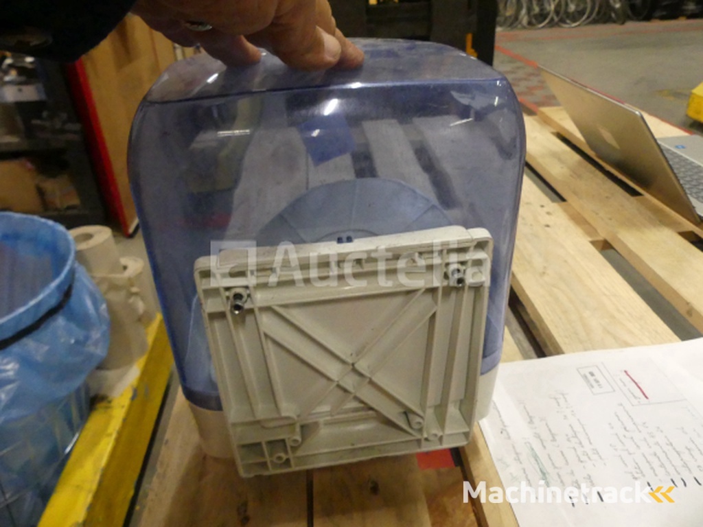 20 Wanddispensers voor papierrollen