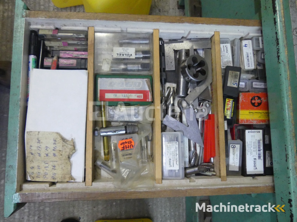 Mecatec CTV-800 freesmachine met kast en toebehoren