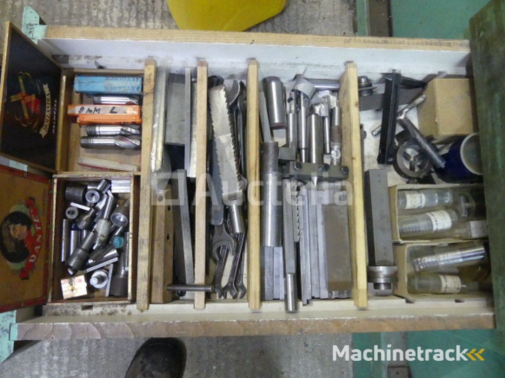 Mecatec CTV-800 freesmachine met kast en toebehoren