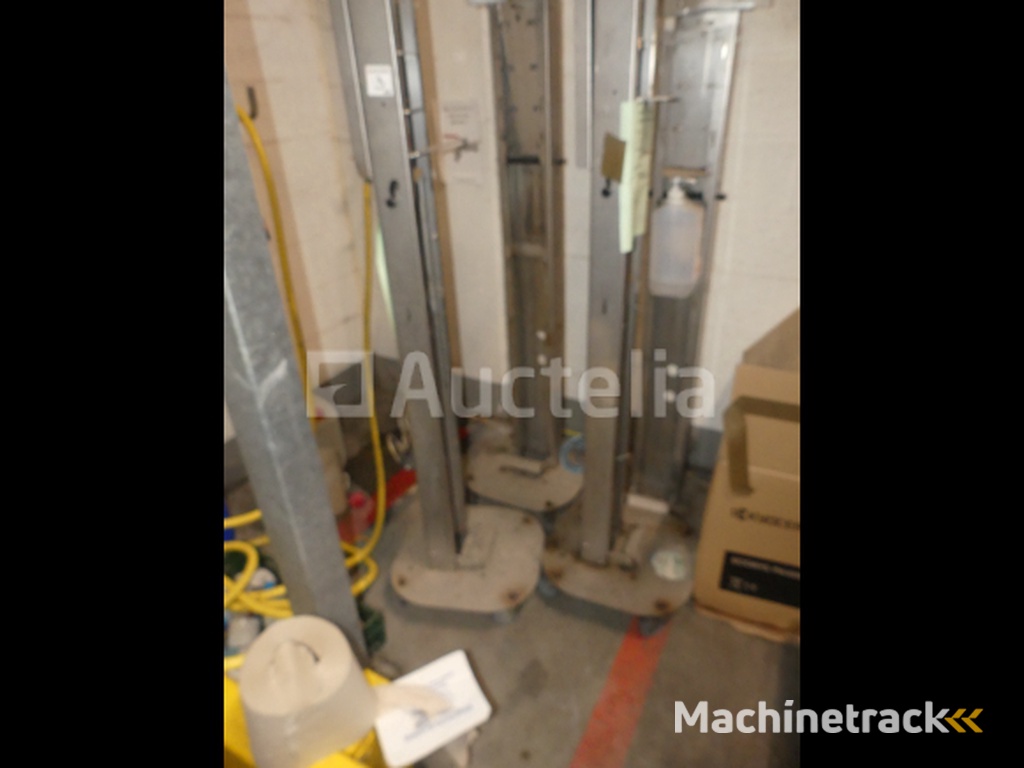 4 Stainless steel columns hydroalcoholic gel dispenser