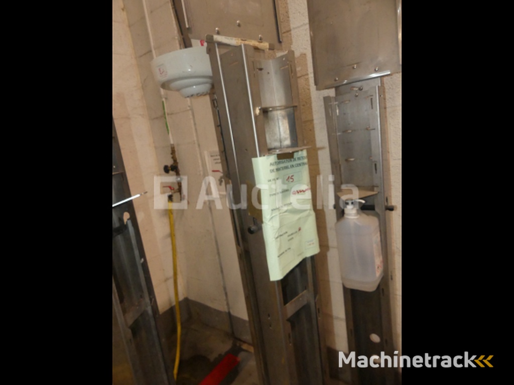 4 Stainless steel columns hydroalcoholic gel dispenser