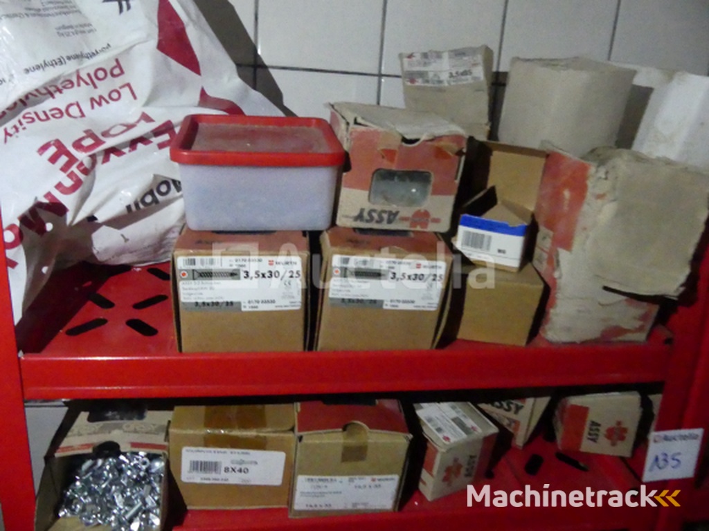 2 Planken met hardware