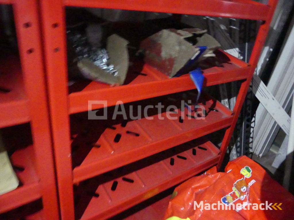 2 Planken met hardware