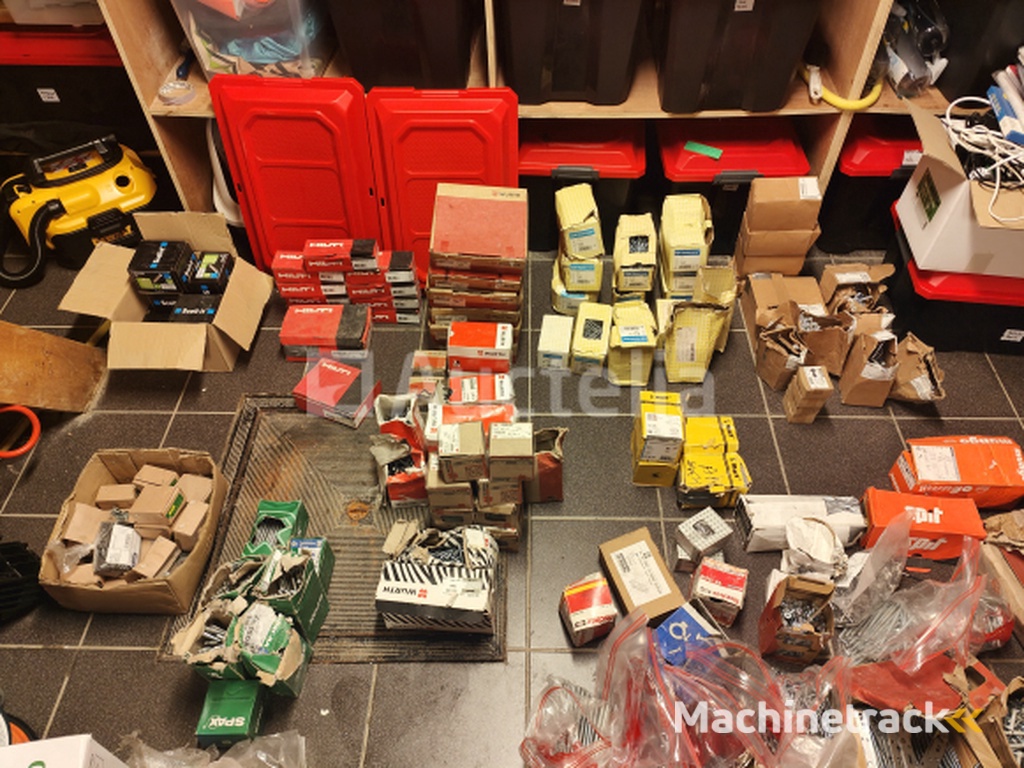 Zeer grote partij hardware HILTI, WURTH, ENZ.;