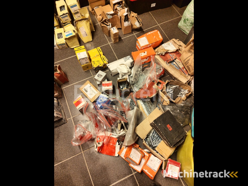 Zeer grote partij hardware HILTI, WURTH, ENZ.;