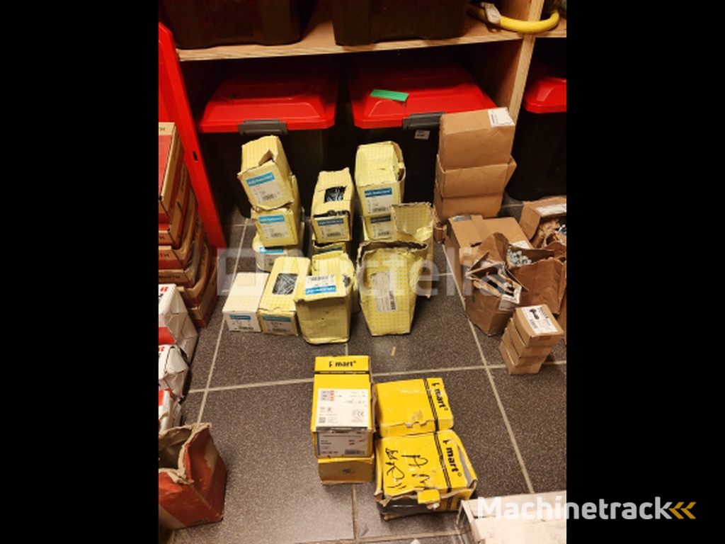 Zeer grote partij hardware HILTI, WURTH, ENZ.;