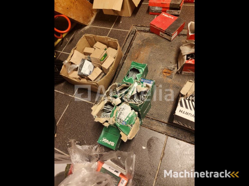 Zeer grote partij hardware HILTI, WURTH, ENZ.;
