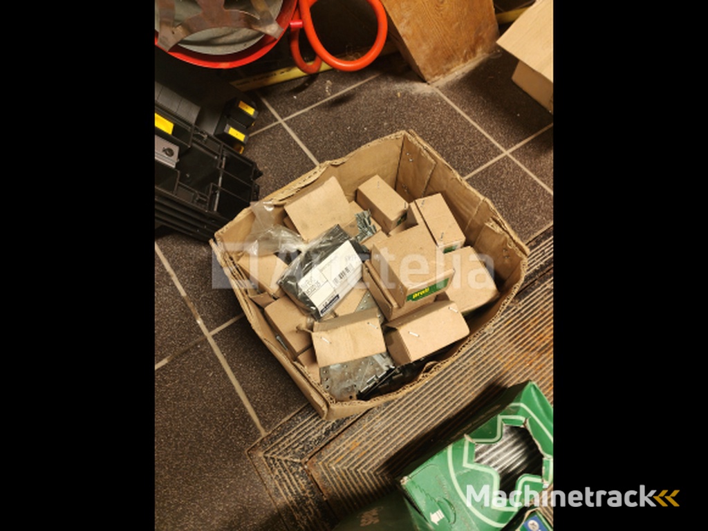 Zeer grote partij hardware HILTI, WURTH, ENZ.;