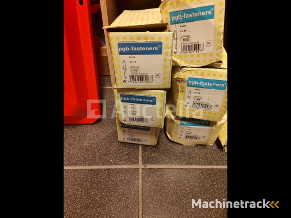 Zeer grote partij hardware HILTI, WURTH, ENZ.;