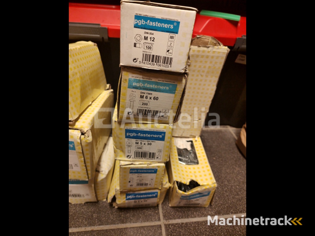 Zeer grote partij hardware HILTI, WURTH, ENZ.;