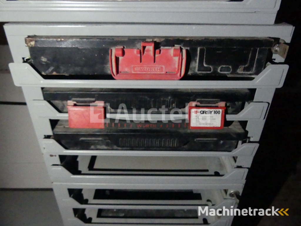 5 planken, krat voor opslag, 4 koffers