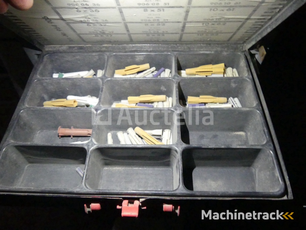 5 planken, krat voor opslag, 4 koffers