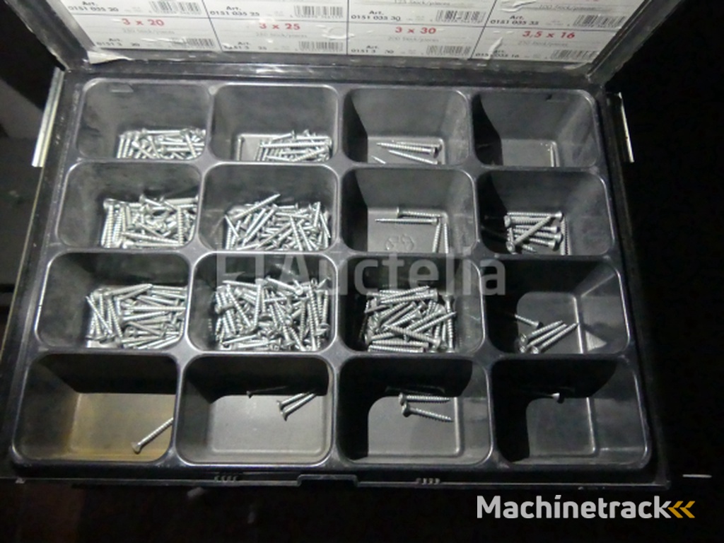 5 planken, krat voor opslag, 4 koffers