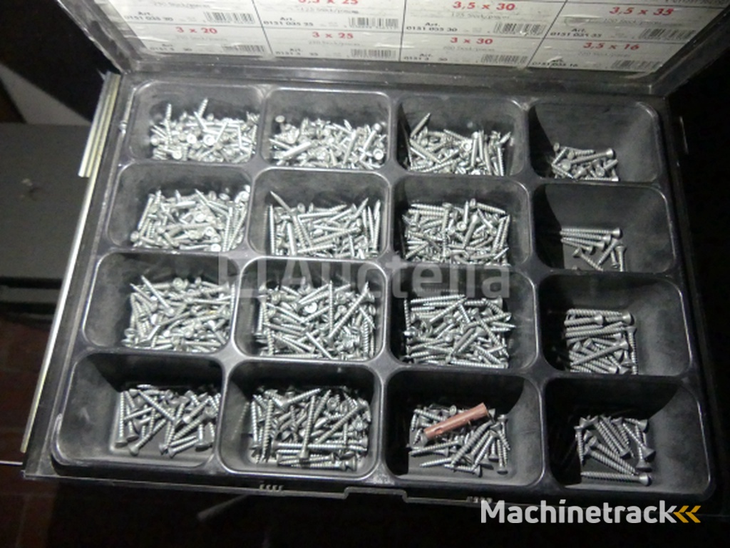 5 planken, krat voor opslag, 4 koffers