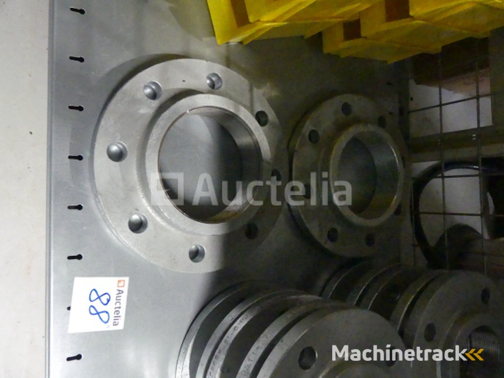 59 Flanges (various diameters)