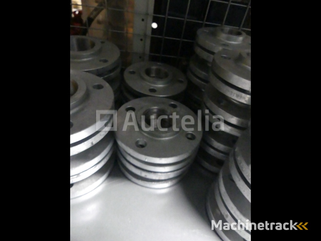 59 Flanges (various diameters)