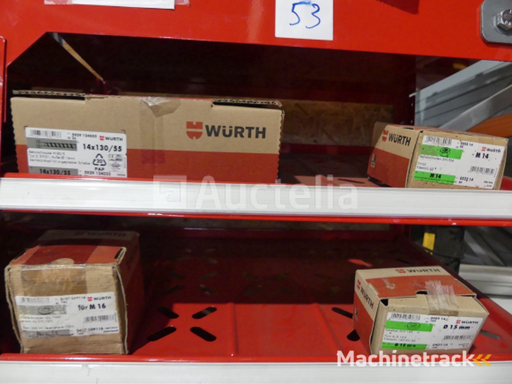 2 Planken met de inhoud van Würth schroeven/bouten