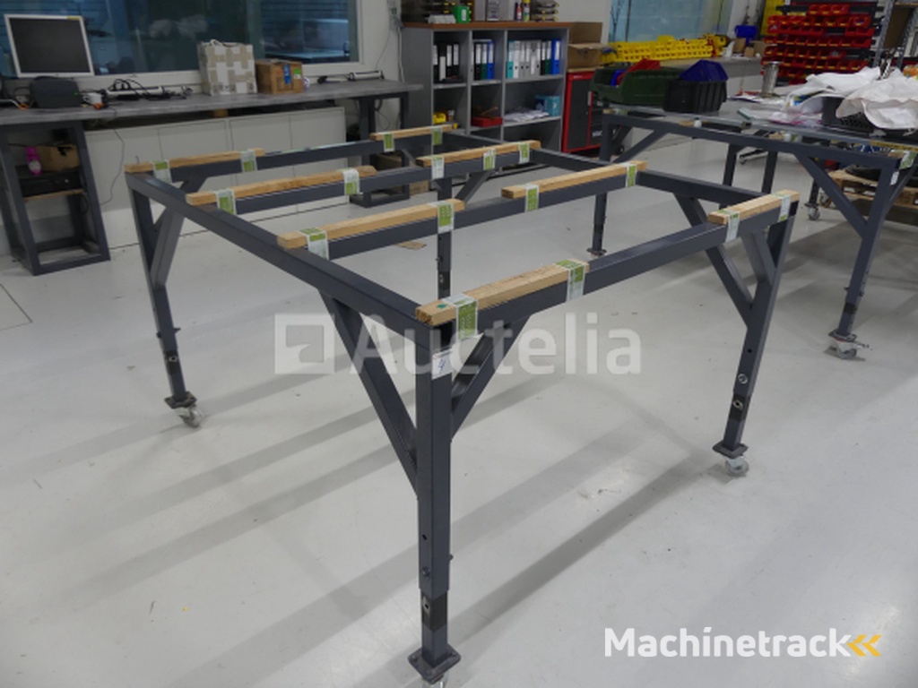 Work table on wheels