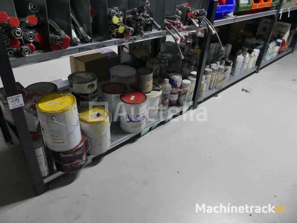 +- 80 Spray van verfsprays en verkoop van verfblikken