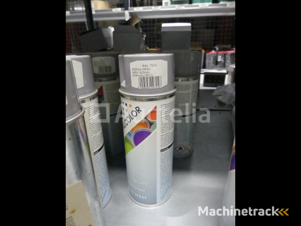 +- 80 Spray van verfsprays en verkoop van verfblikken