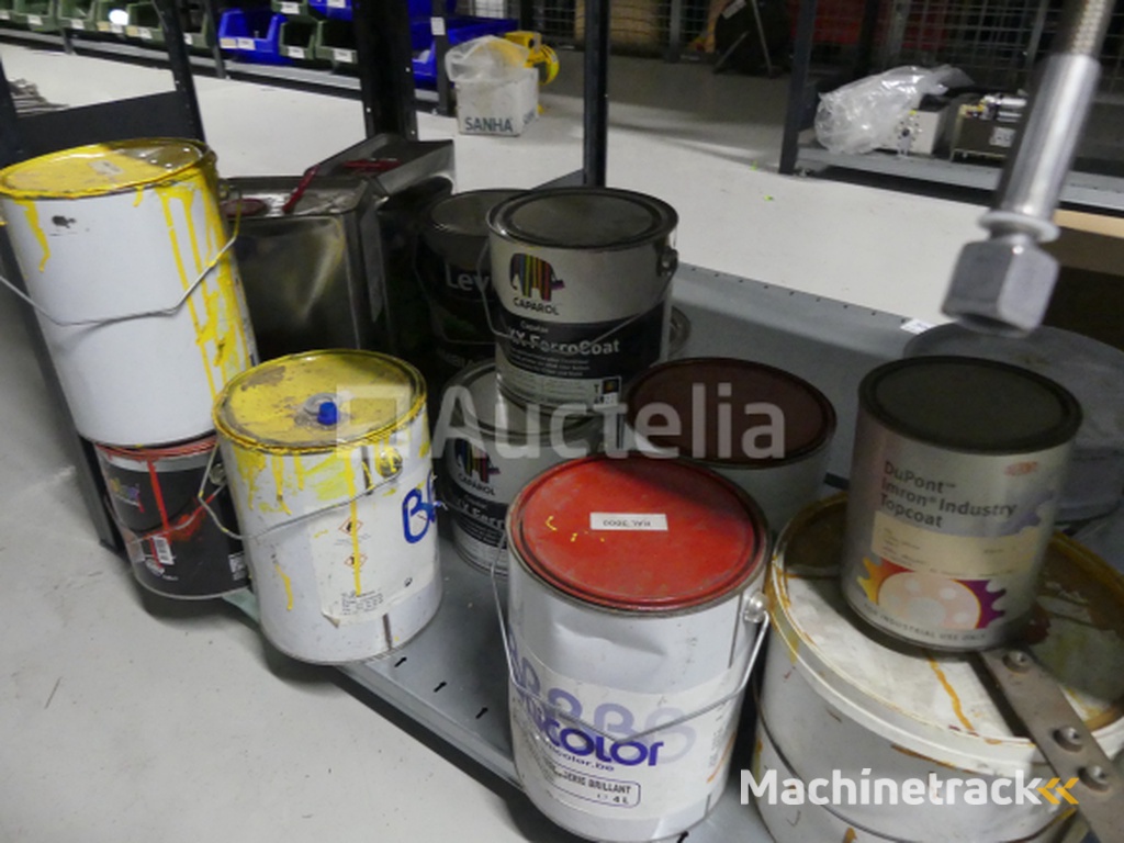 +- 80 Spray van verfsprays en verkoop van verfblikken