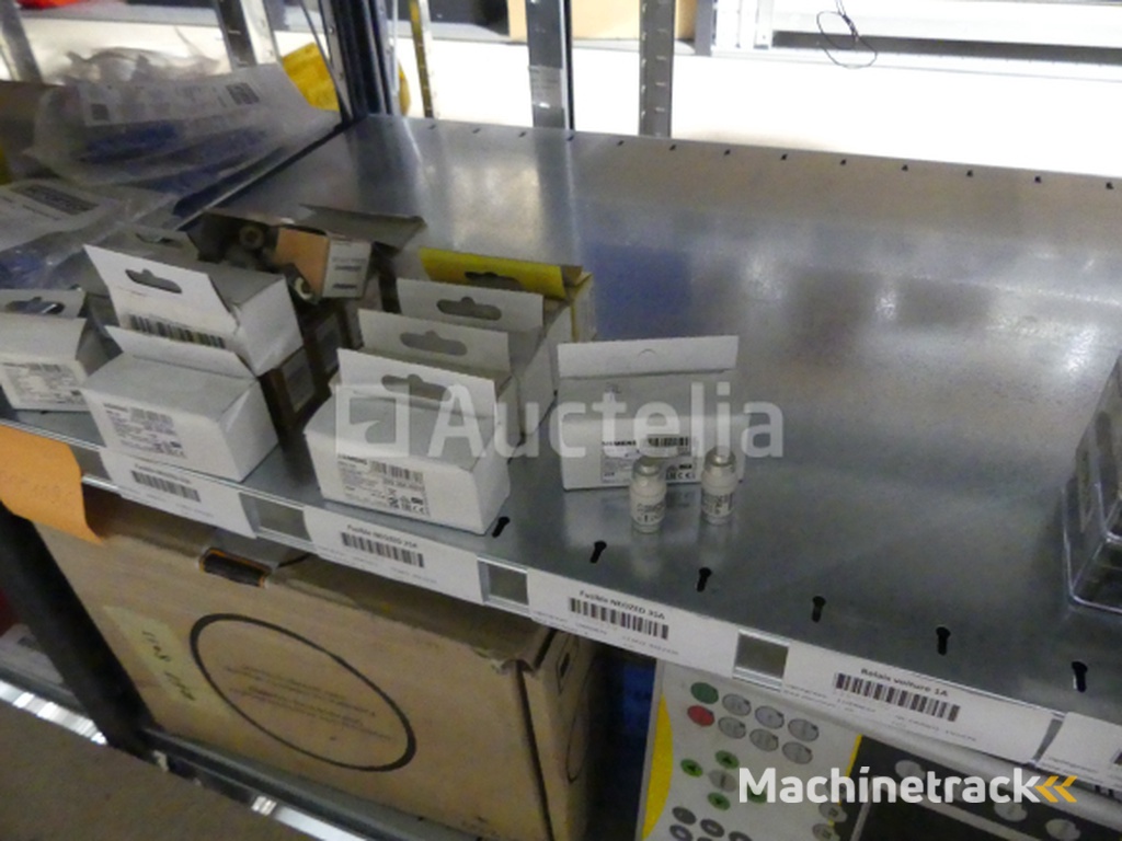 Splitters, relays, relay brackets, fuses, etc.