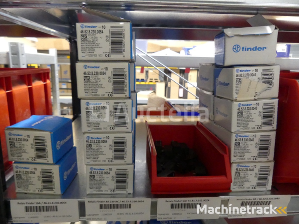 Splitters, relays, relay brackets, fuses, etc.