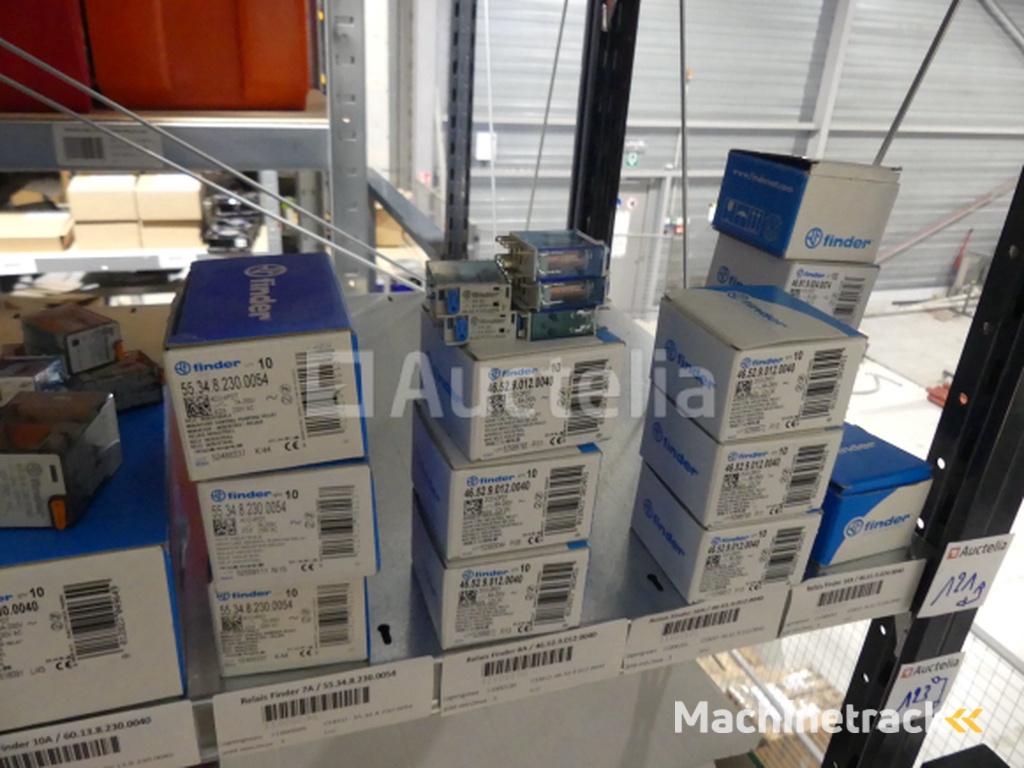 Splitters, relays, relay brackets, fuses, etc.