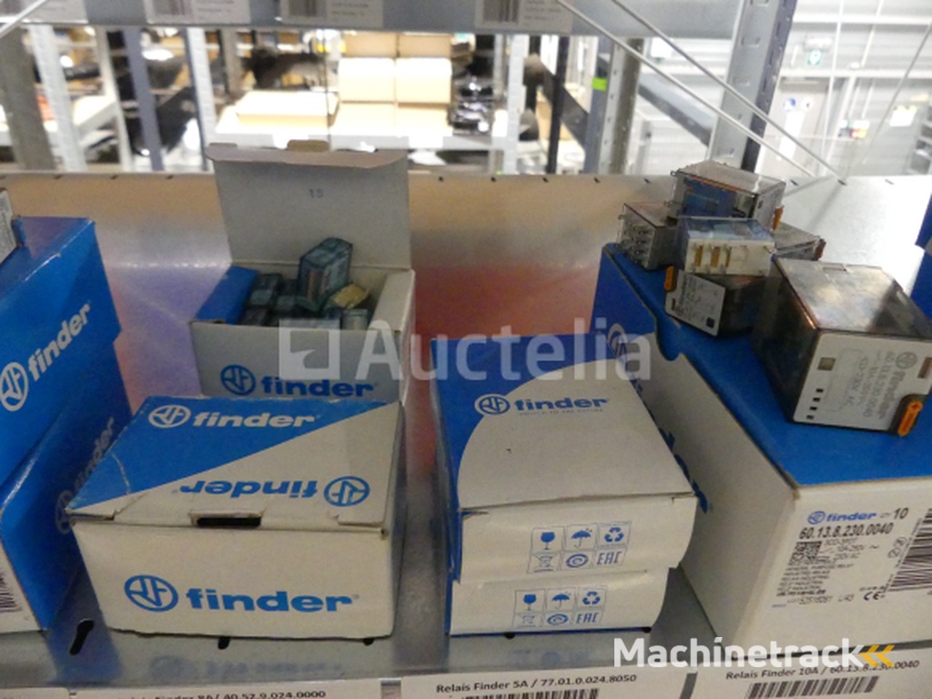 Splitters, relays, relay brackets, fuses, etc.