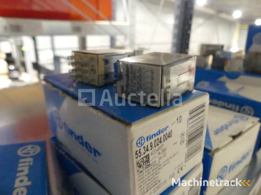 Splitters, relays, relay brackets, fuses, etc.