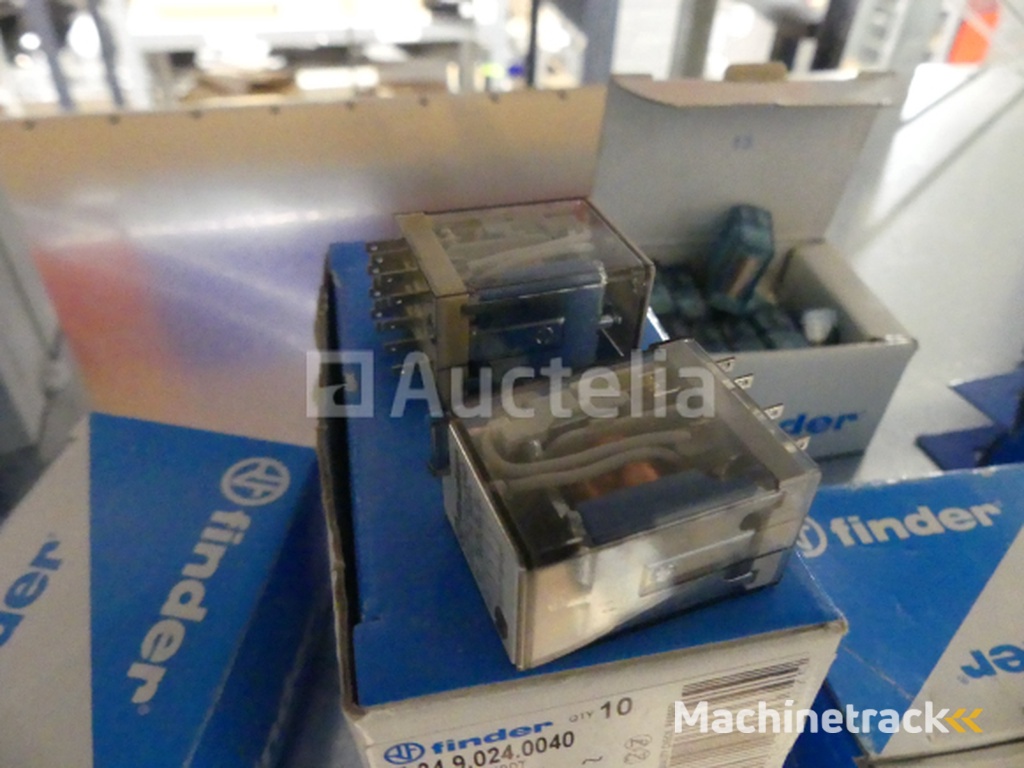 Splitters, relays, relay brackets, fuses, etc.