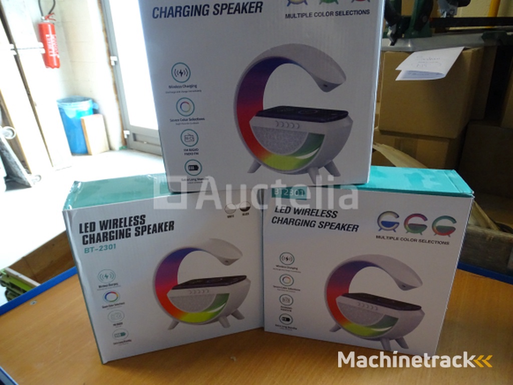 3 Wireless Radios Multicolor Charger BT2301