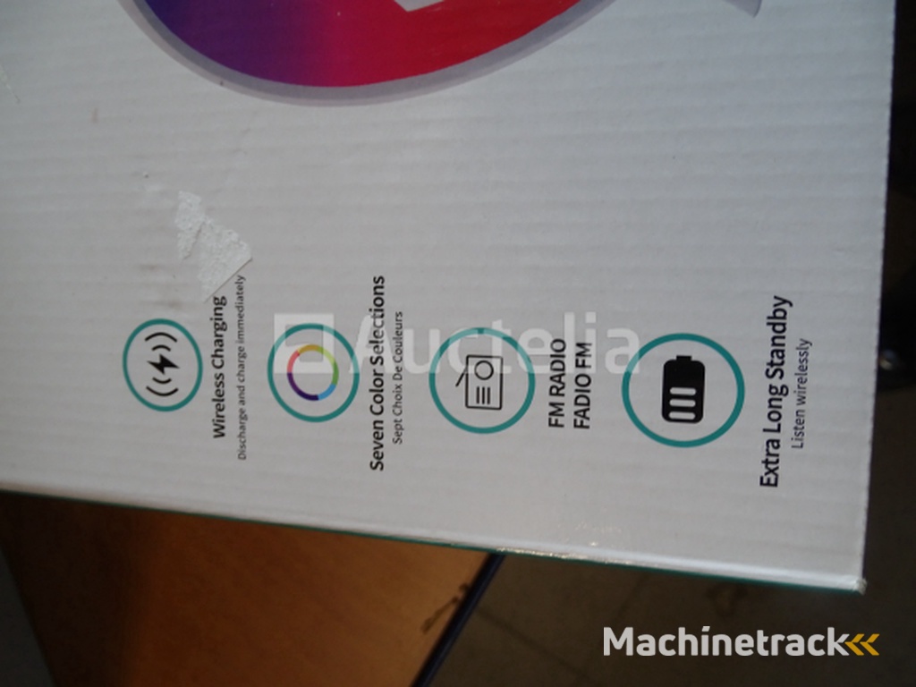 3 Wireless Radios Multicolor Charger BT2301