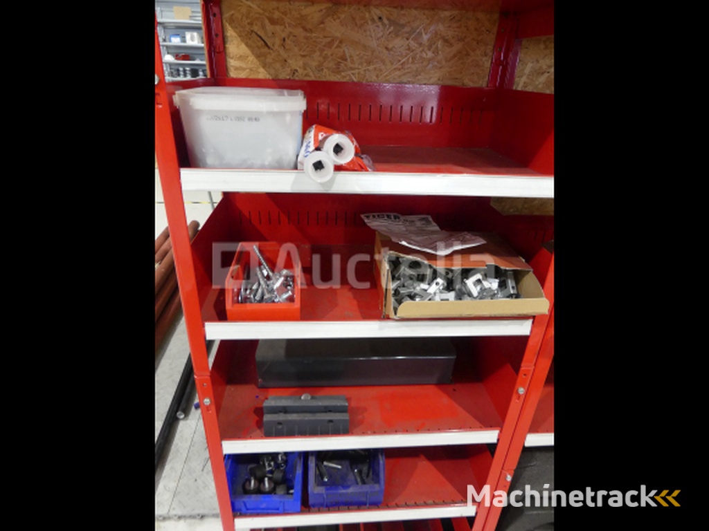 2 Planken met Wurth inhoud