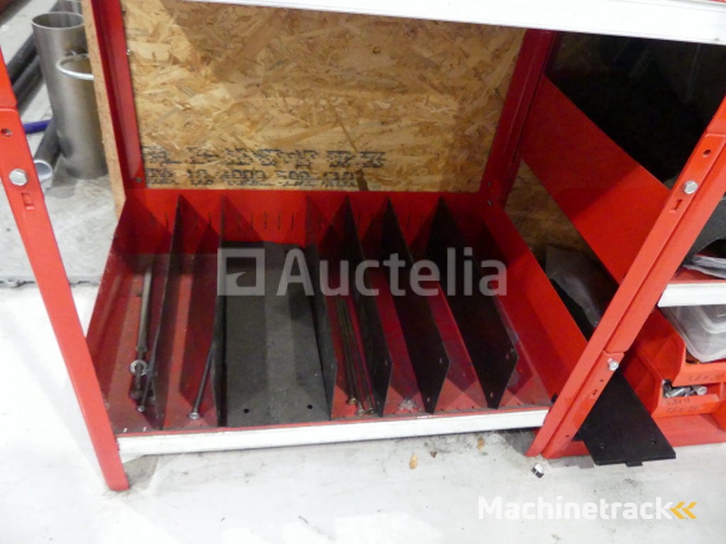 2 Planken met Wurth inhoud